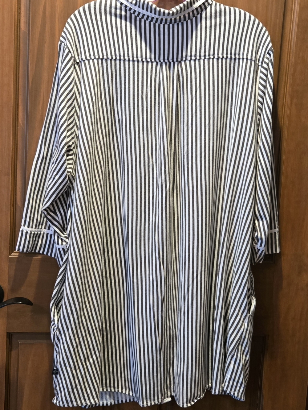 Simply Vera Vera Wang Black and White Striped Button-Down Nightshirt - Picture 3 of 3